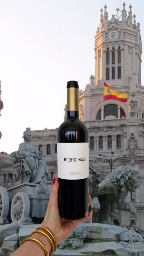 Mucho Más Wine · Reel